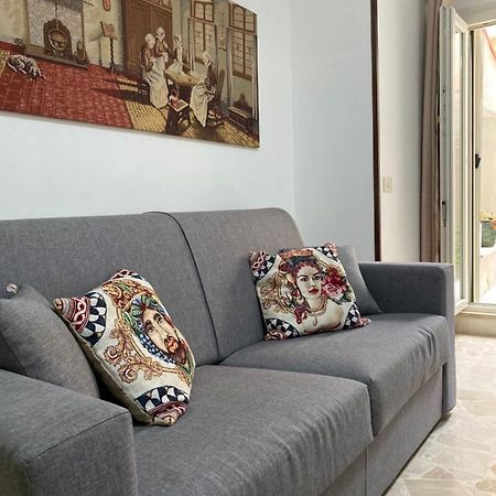 November House צ'פאלו מראה חיצוני תמונה