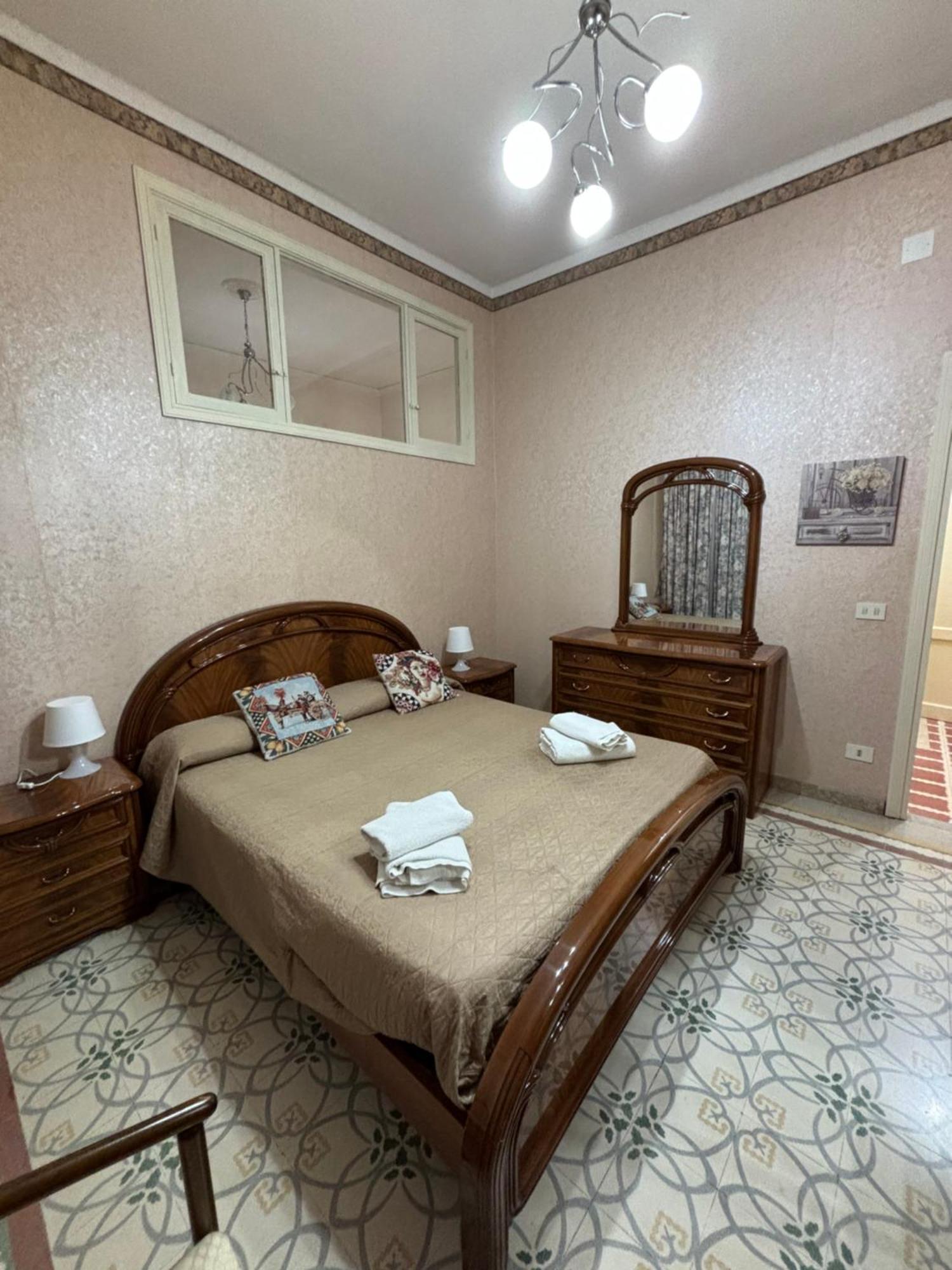November House צ'פאלו מראה חיצוני תמונה