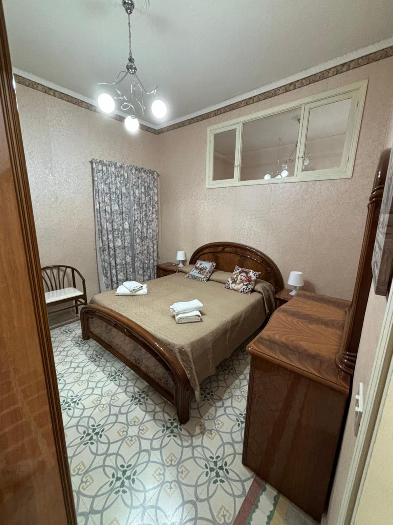 November House צ'פאלו מראה חיצוני תמונה